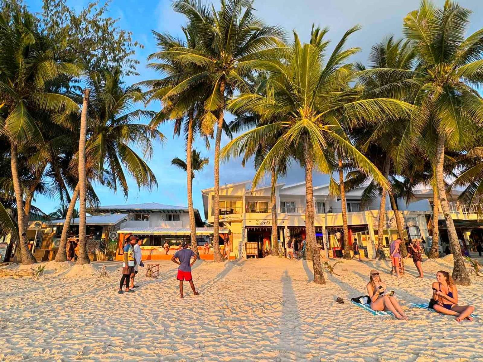 Calypso Beach And Dive Resort Manoc-Manoc Eksteriør bilde