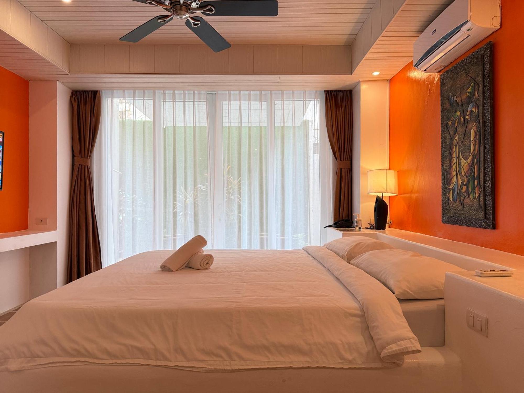 Calypso Beach And Dive Resort Manoc-Manoc Eksteriør bilde
